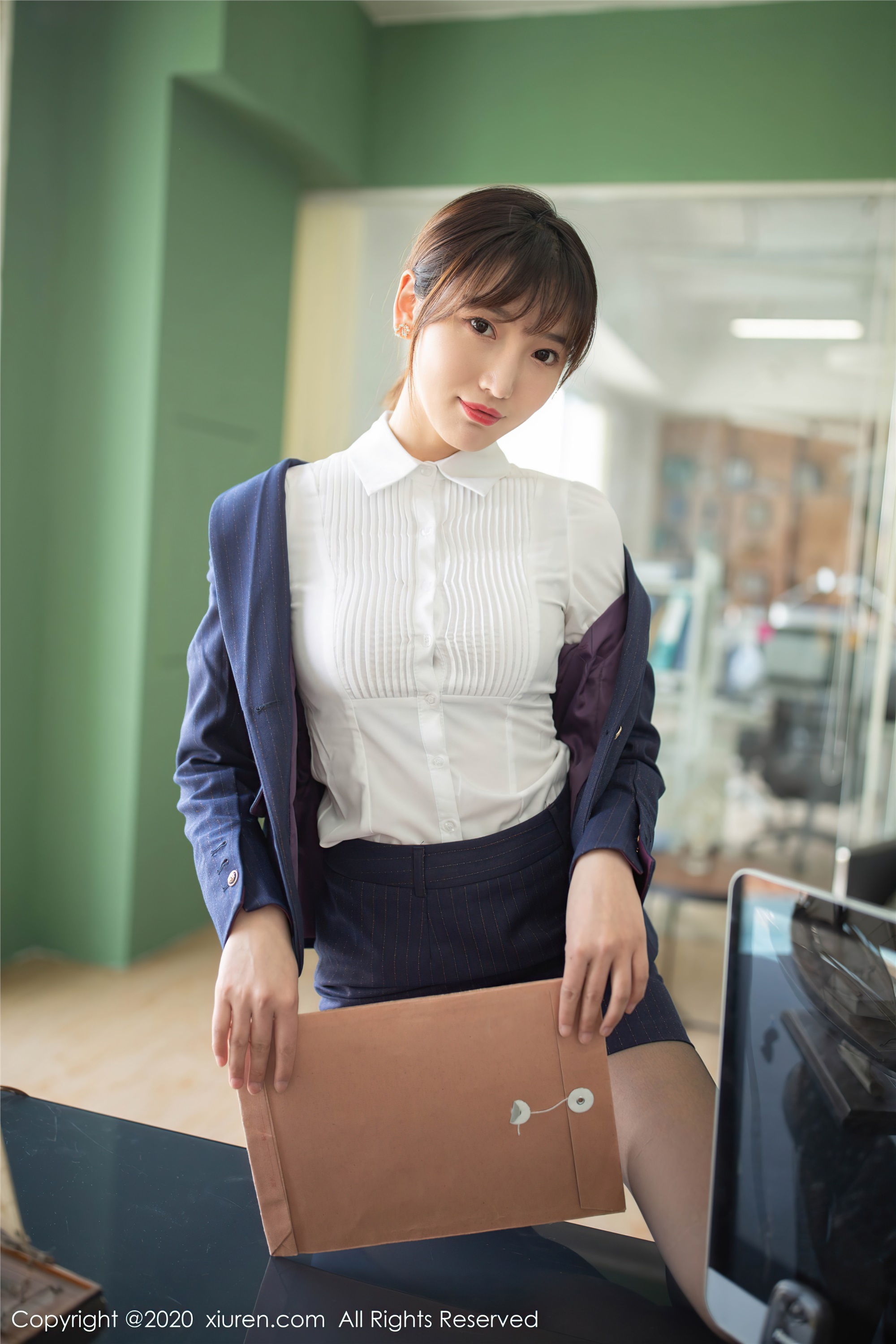 秀人网美媛馆 2020-09-18 Vol.2577 陆萱萱